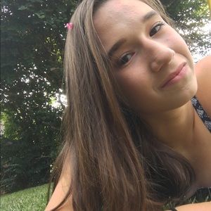 Meet your Posher, Elise